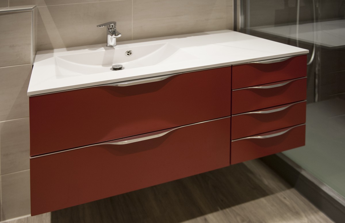 Salle de bains douche et toilettes