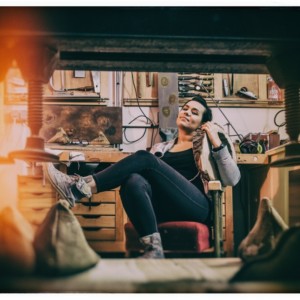 Amélie Chambon dans l'atelier Modom